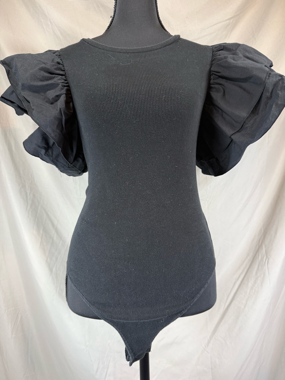 Zara Mixed-Media Ruffle-Sleeve Ribbed Bodysuit Black - Size Medium